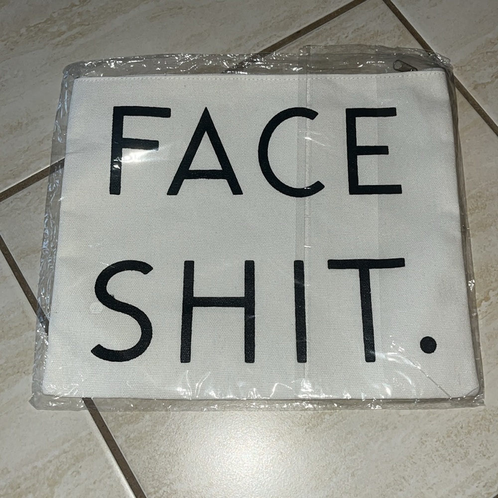Makeup Bag - Picture 2 of 6